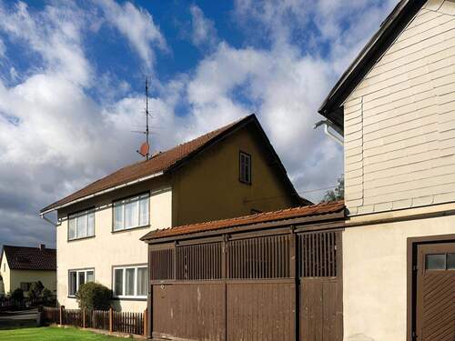 Haus Vorderansicht - 7 Zimmer Bauernhaus, Landhaus zum Kaufen in Stadtilm