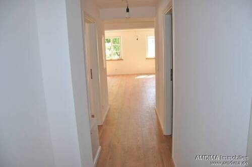Flur - 5 Zimmer Etagenwohnung zur Miete in Nürnberg / Kornburg