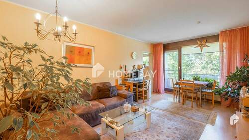 Wohnzimmer 2 - 2 Zimmer Etagenwohnung zum Kaufen in Hilden