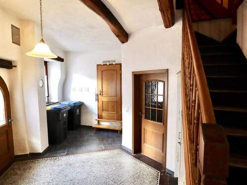 Haus 2 - Eingangsbereich mit Zugang zu Haus 1 und 3 - 