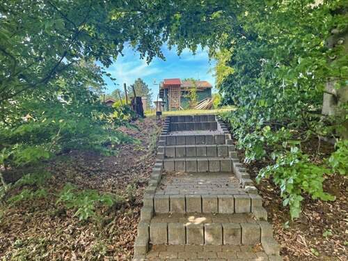 Treppe zu Parzelle 2 - 