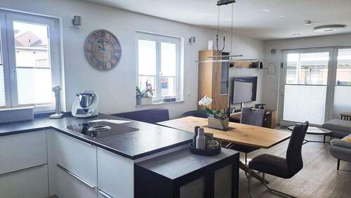 4 Zimmer-Wohnung KfW 55 - Exklusive neuwertige 4-Zimmer-Wohnung (KfW 55) in Feucht mit Garten