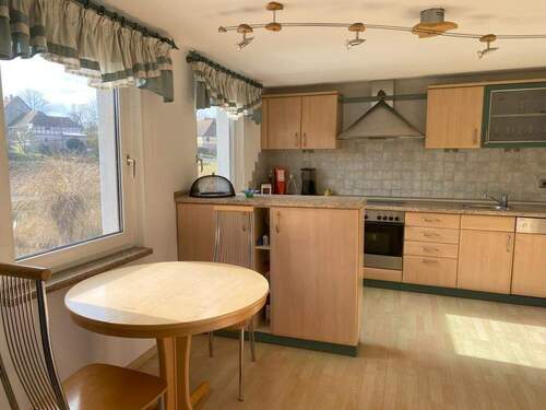 Küche mit Einbauküche - 