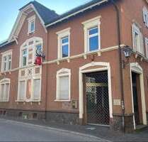 Wohn- und Geschäftshaus mit Entwicklungspotenzial in Toplage von Zell a. H.