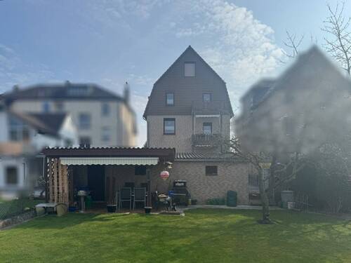 Blick vom Garten Westen - Mehrfamilienhaus, Wohnhaus mit 350,00 m&sup2; in Holzminden zum Kaufen