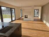 Wohn-/Essbereich mit Kamin - 4 Zimmer Einfamilienhaus in Manching