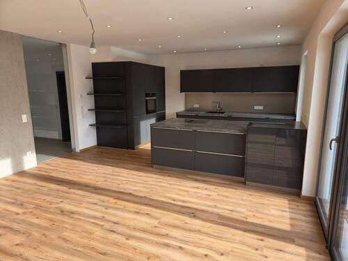 Offene Einbauküche - Einfamilienhaus mit 190,00 m&sup2; in Manching zum Kaufen