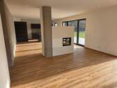 Wohn-/Essbereich mit Kamin - 