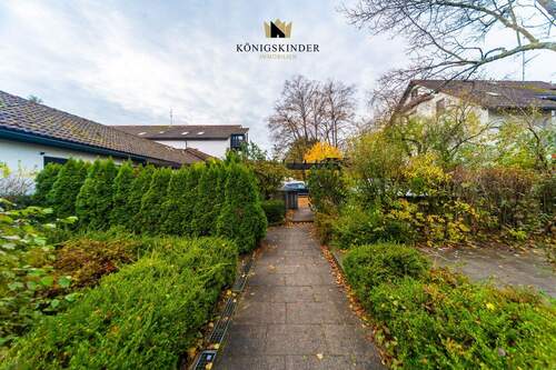 Weg zum Eingang - 1 Zimmer Etagenwohnung in Stuttgart / Plieningen