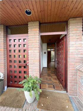 Peter Dondorf Immobilien - Haustür - 6 Zimmer Bungalow zum Kaufen in Aachen