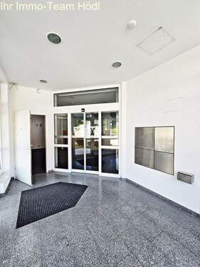 Eingangsbereich /Vorraum - 5 Zimmer Büro in Reutlingen