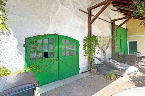 Garage - 
