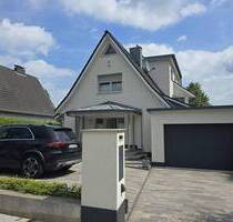 Großzügiges Einfamilienhaus mit Pool - Hamburg Rahlstedt