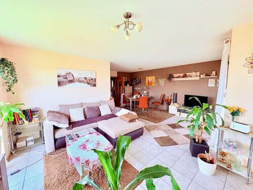 Wohnzimmer - 3 Zimmer Etagenwohnung in Hildrizhausen