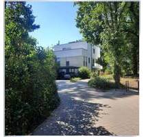 moderne, barrierefreie 3 Zimmer-Wohnung im EG mit Terrasse auf einem ca. 4.550 m² großem Burgberg-Park-Grundstück mit... - Erlangen
