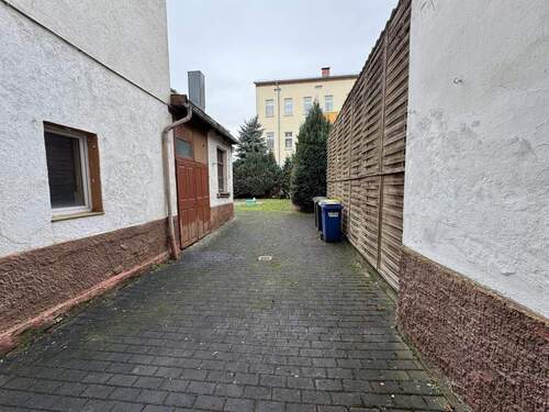 Blick zum Grundstück - 5 Zimmer Mehrfamilienhaus, Wohnhaus in Eisenberg