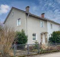 mit Potenzial und ausbaufähig - 545.000,00&nbsp;EUR Kaufpreis, ca.&nbsp; 94,00&nbsp;m&sup2;&nbsp;Wohnfl&auml;che in Stephanskirchen (PLZ: 83071) Schloßberg