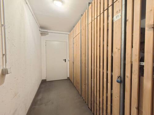 Keller Mieterabteil - Etagenwohnung mit 39,00 m&sup2; in Dresden zum Kaufen