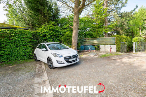 Parkmöglichkeit vor dem Grundstück - 