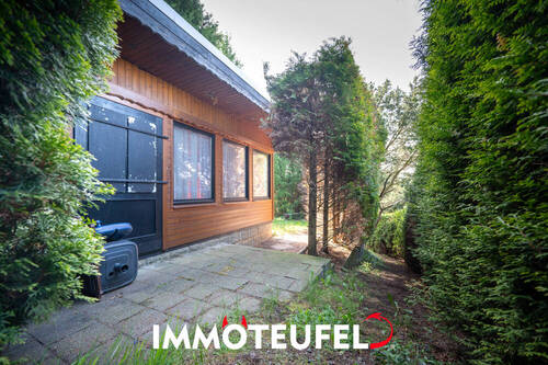 Hausansicht - Natur genießen am Stadtrand von Chemnitz - Freizeitgrundstück mit Bungalow, Gartenhaus und Ausblick