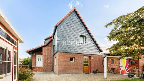 Außenansicht 1 - 8 Zimmer Doppelhaushälfte zum Kaufen in Lengede