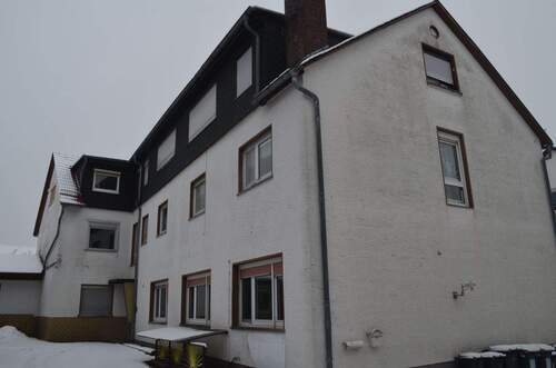 Außen Ansicht Hinten - 4 Zimmer Etagenwohnung zur Miete in Grävenwiesbach