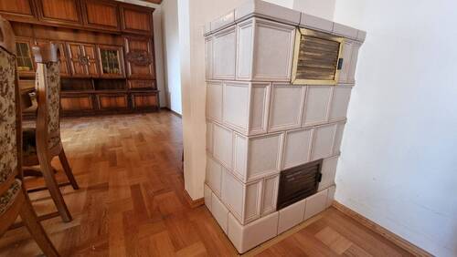 Kachelofen im Wohnzimmer - 