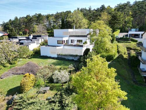 Außenansicht - Leben in der Natur mit Blick auf die Stadt