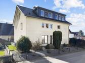 Außenansicht - Modernes Mehrfamilienhaus mit Erdwärmepumpe, Balkon und Terrasse!
