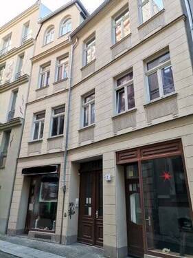 Objektansicht - Gewerbe im Erdgeschoss mit 2 Räumen mitten in Halles Innenstadt!