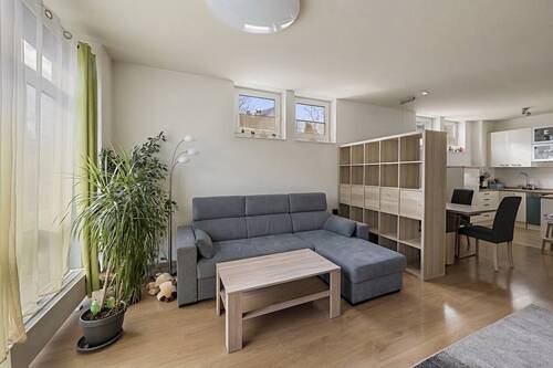 Wohnen - 8 Zimmer Einfamilienhaus zum Kaufen in Emmingen-Liptingen