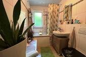 Blick in das Badezimmer - 