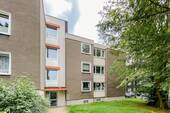 Hausansicht - 4,5 Zimmer - renoviert - ruhige Lage - Balkon