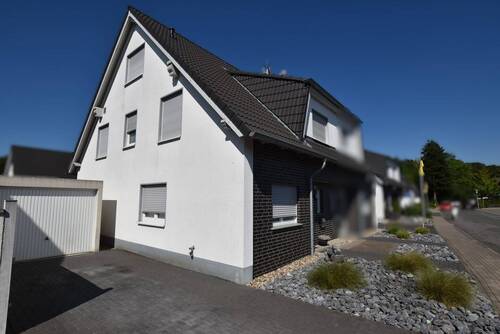 Seitenansicht.JPG - 4 Zimmer Doppelhaushälfte zum Kaufen in Beckum