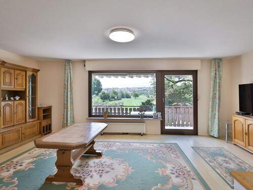 Helles, geräumiges Wohnzimmer - Mehrgenerationenhaus in Randlage von Echterdingen