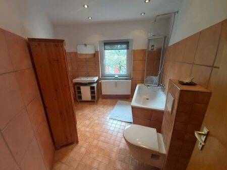 Badezimmer 2. OG links - 