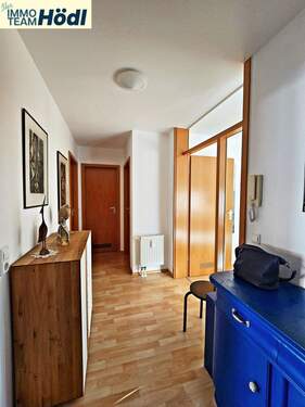 Eingangsbereich/Flur - 3 Zimmer Etagenwohnung in Reutlingen