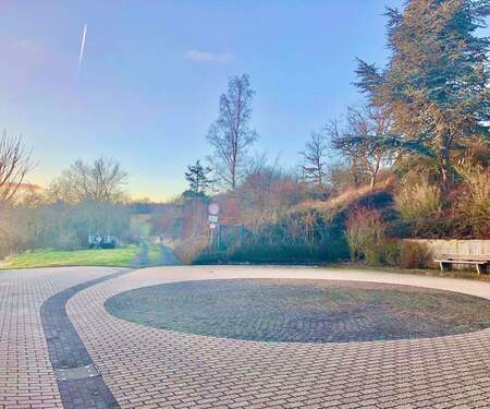 Wanderweg am Ende d. Sackgasse - 