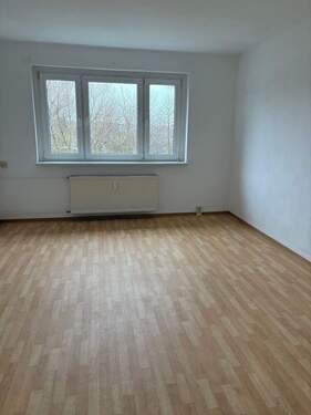 Wohnzimmer - 3 Zimmer Etagenwohnung zur Miete in Neubrandenburg
