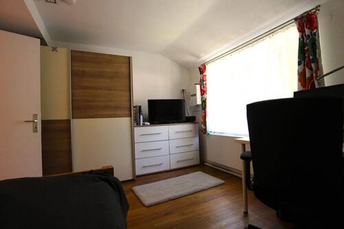 Zimmer 2 OG - 