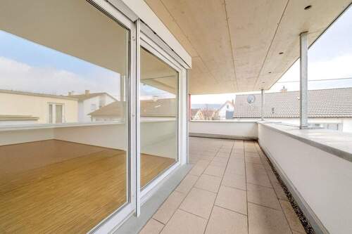 Terrasse - Komfort trifft Lifestyle: Dachgeschosswohnung mit Terrasse