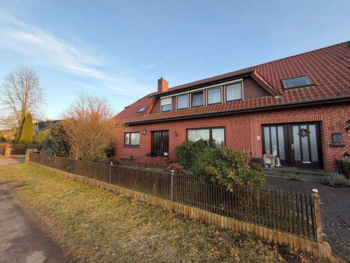 Eingangsbereiche - 5 Zimmer Doppelhaushälfte in Emtinghausen