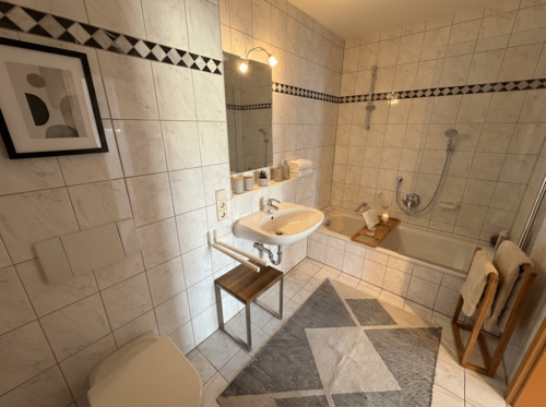 Badezimmer - virtuelles Staging - 