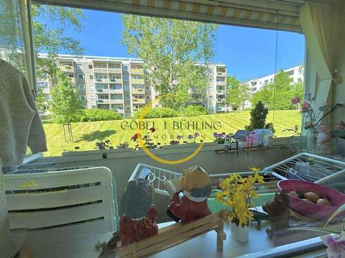 Balkon - Faktor 10,4 - Vermietete 2-Zimmer - Wohnung mit verglastem Balkon in ruhiger grüner Lage Geras