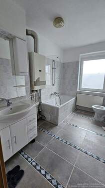 Bad - 3 Zimmer Etagenwohnung zum Kaufen in Brand-Erbisdorf / Langenau