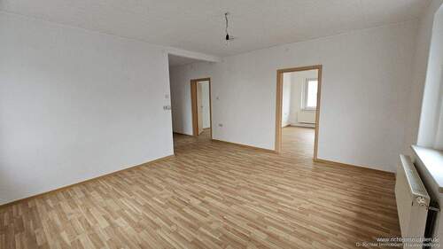 Wohnzimmer - Etagenwohnung mit 68,00 m&sup2; in Brand-Erbisdorf / Langenau zum Kaufen