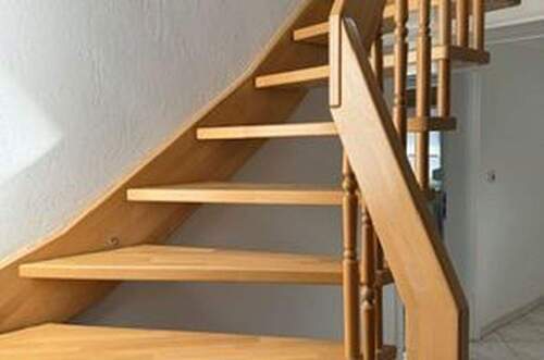 Treppe in 2. Etage - 