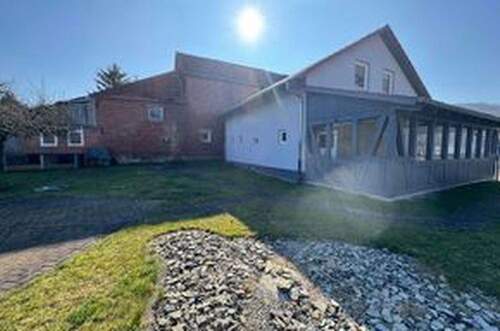 Gebäude mit Partyraum - 