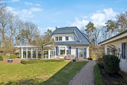602691-B-backbonephoto-001 - Traumhaftes Haus mit großem Wintergarten und Waldgrundstück