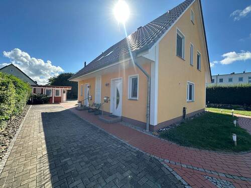 Doppelhaus mit Grundstück mitten in Rerik direkt am Salzhaff - 6 Zimmer Mehrfamilienhaus, Wohnhaus zum Kaufen in Rerik